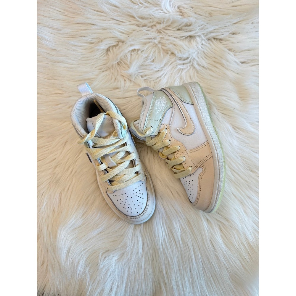 Nike toddler size 11 sneaker